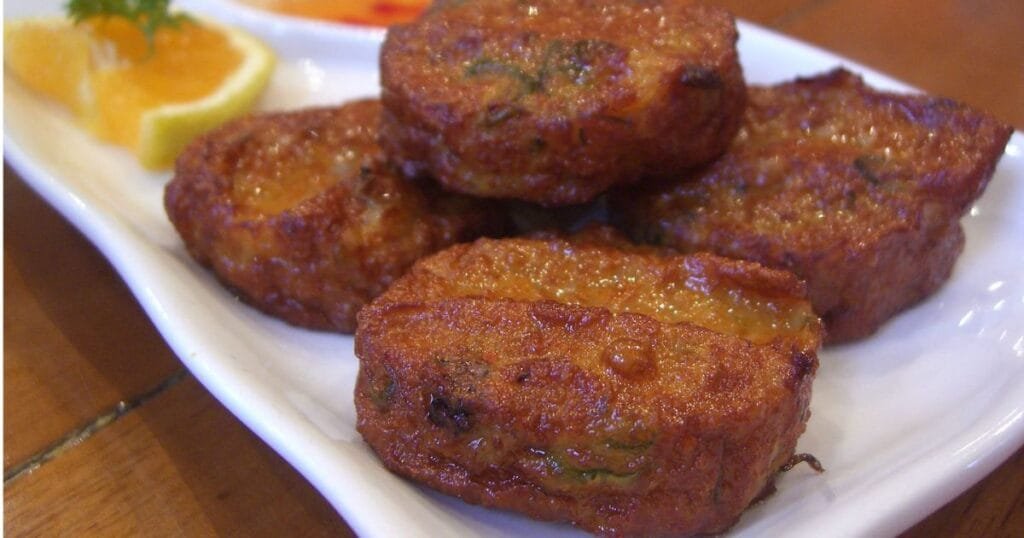 How to Make Chinese Deep-Fried & Steamed Fish Cake (魚餅) Deep Fried Fish Cake